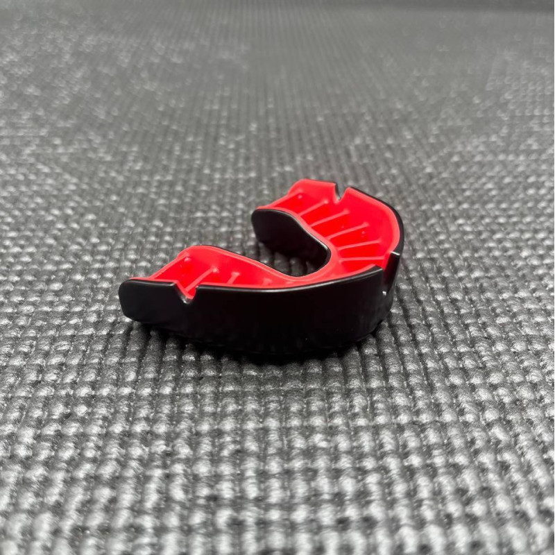 Капа OPRO Silver доросла (вік 11+) Black/Red (art.102502001)